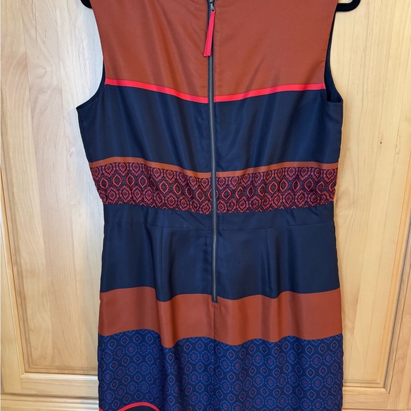 Dress from Loft. Size 12. Excellent condition. Zipper on the back. - Picture 3 of 5